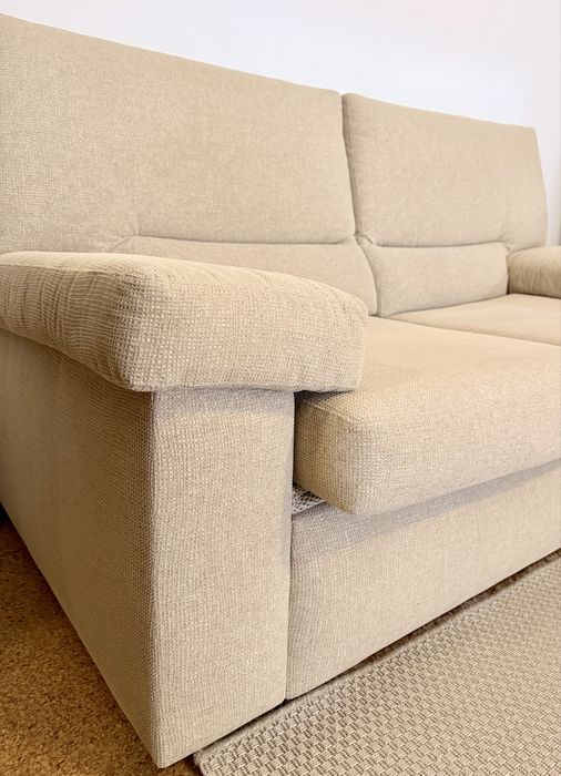 Sofá de 2 lugares em bom estado