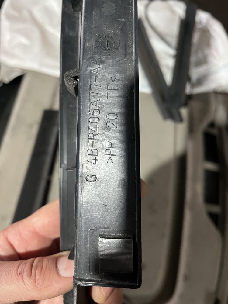 Edge 15-18 рік датчік закриття багажніка GT4B-R406A76. GT4B-R406A77