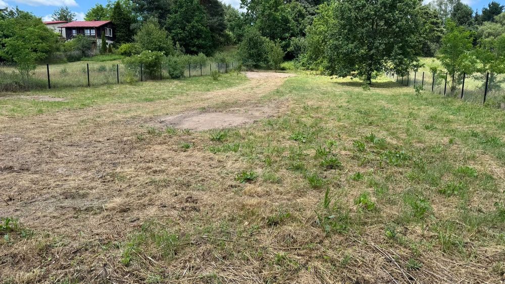 Biejków. Działka rekreacyjna 2003 m² z dostępem do mediów
