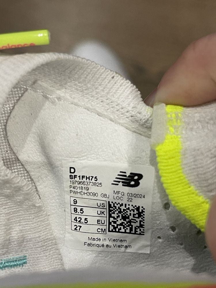 Буцы New balance furon