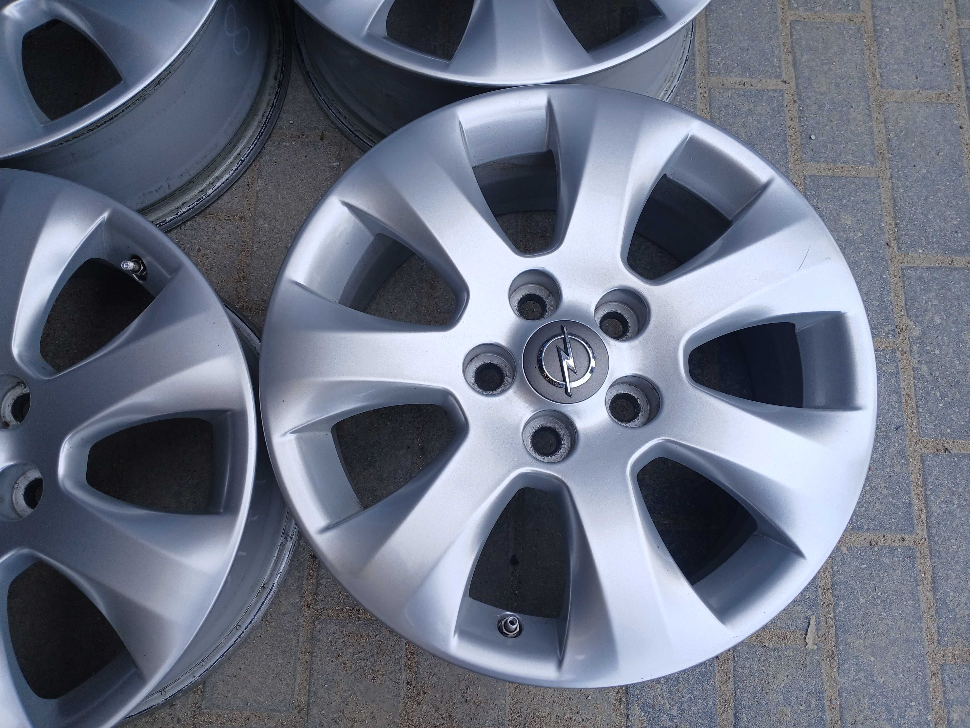 4x felgi R17 5x120 Opel Insignia A I z czujnikami TPMS Vw Transporter