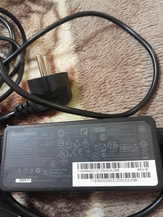 Зарядка для ноутбуків Lenovo