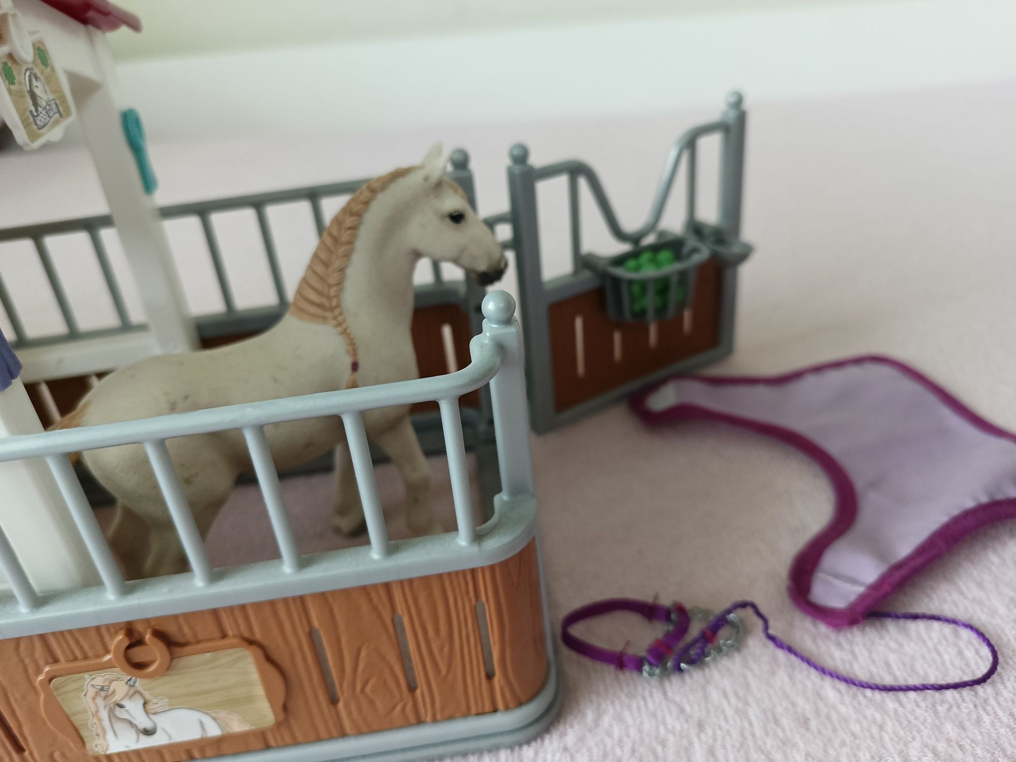 Boks dla koni z klaczą Luzytańską Schleich Boks HORSE CLUB 42368