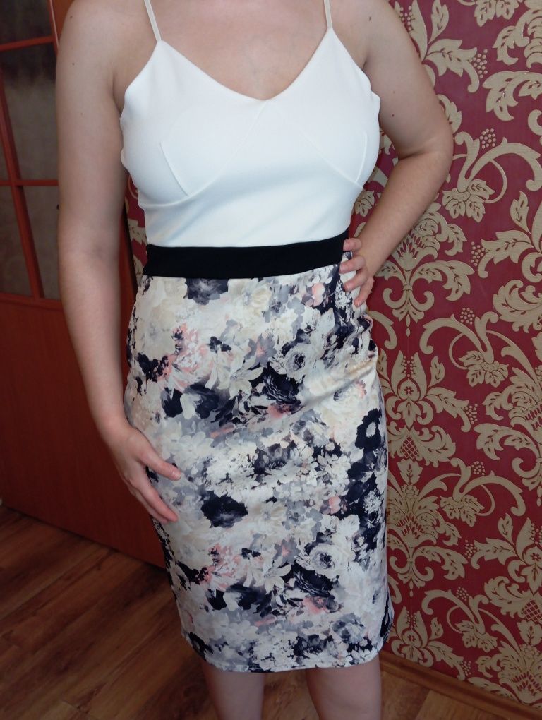 Sukienka w kwiaty
