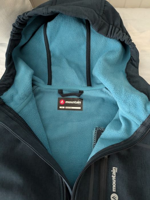 Casaco impermeável, softshell, NOVO- 10 anos