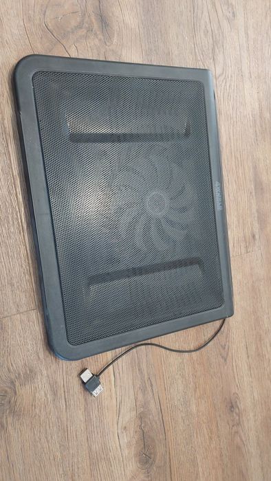 Podstawka chlodzaca do laptopa