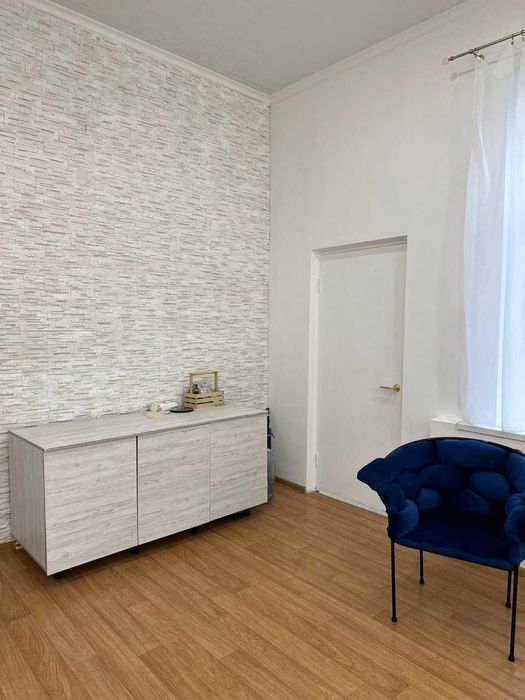 Оренда на 15 днів - Парикмахер, колорист. Центр. Вода. Світло завжди є