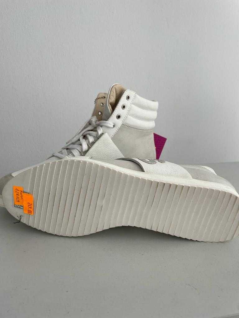 Adidasy damskie za kostkę.