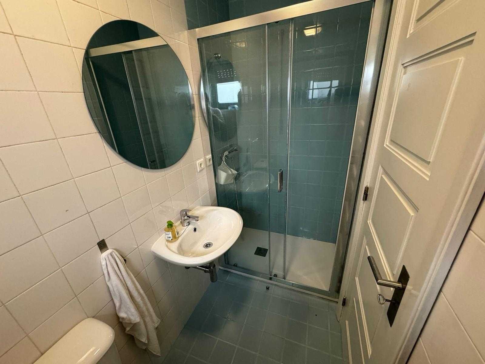 Quarto à PJ, metro Salgueiros e P. universitário - só estudantes