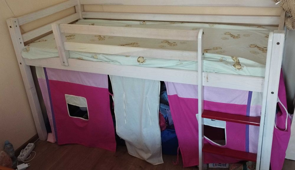 Łóżko piętrowe dla dziewczynki