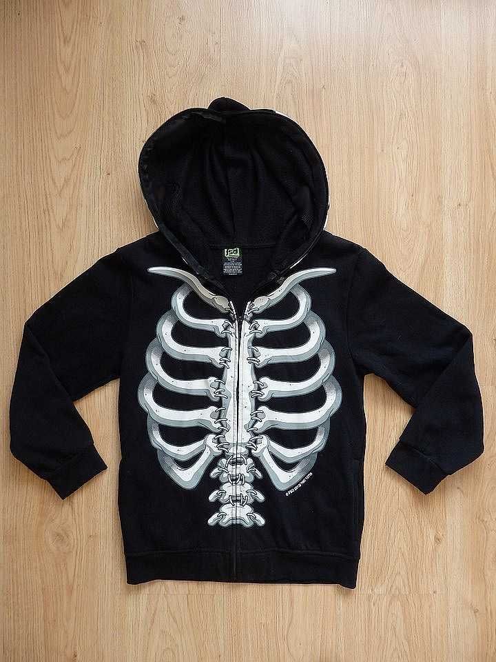 Bluza Kościotrup z maską w kapturze.