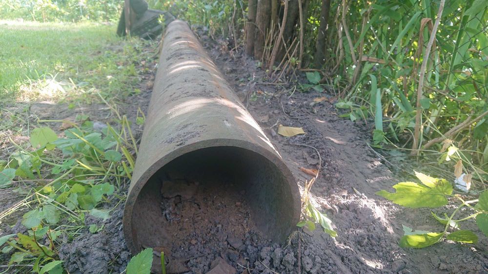 Продам трубу металеву діаметр 219мм.