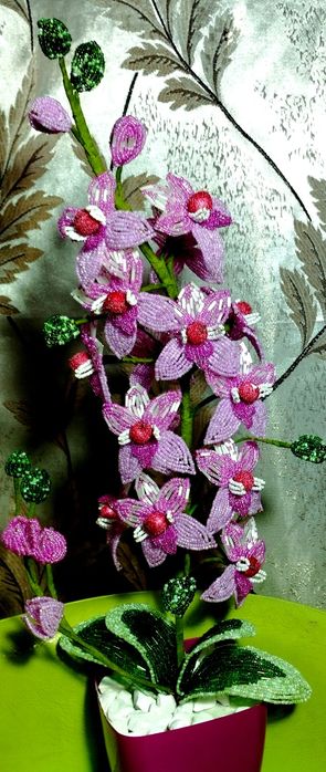 Орхідея із бісеру