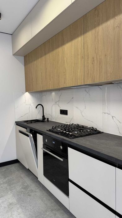 БЕЗ КОМІСІЇ! однокімнатна ВЕЛИКА квартира біля НАБЕРЕЖНОЇ