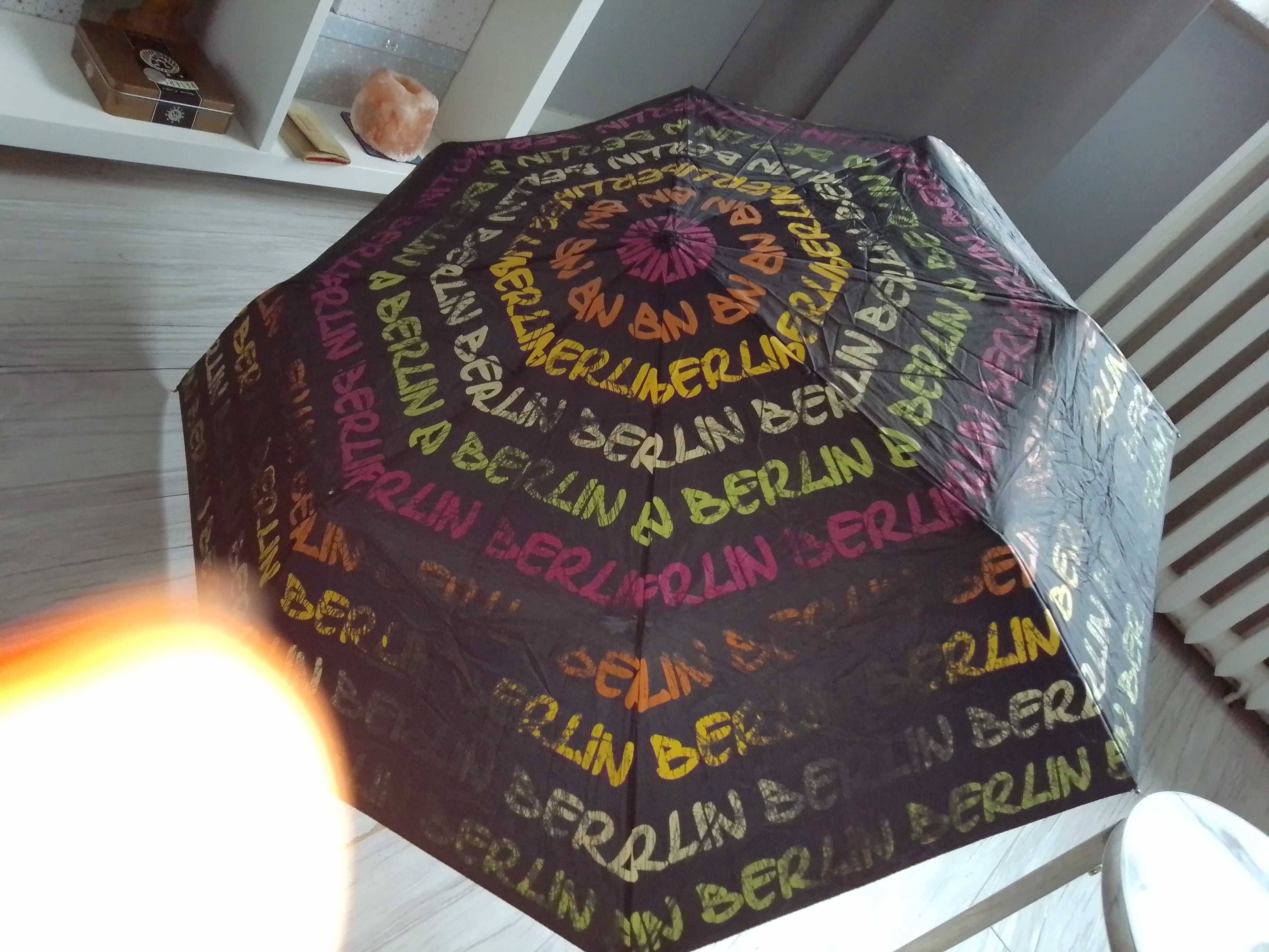 oryginalny Parasol firmy Robin Ruth kolorowe napisy BERLIN
