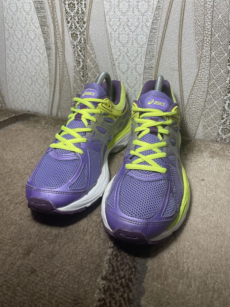 Кросівки Asics/розмір-38/оригінал/