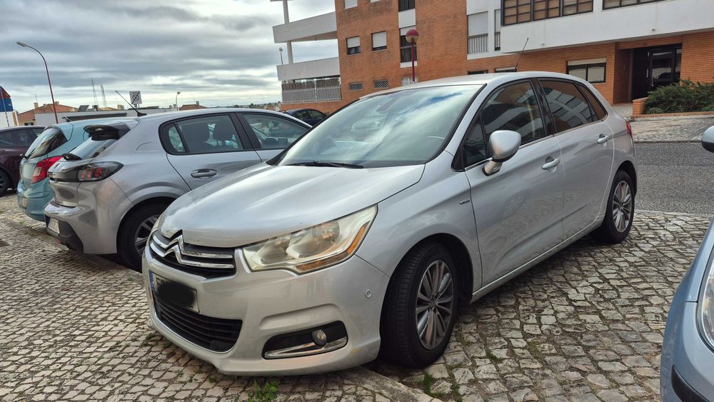 Citroën C4 1.6 HDi 112cv Automático – 2012, Muito Bem Estimado