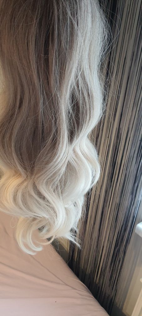 Peruka Blond ombre 64-70 cm