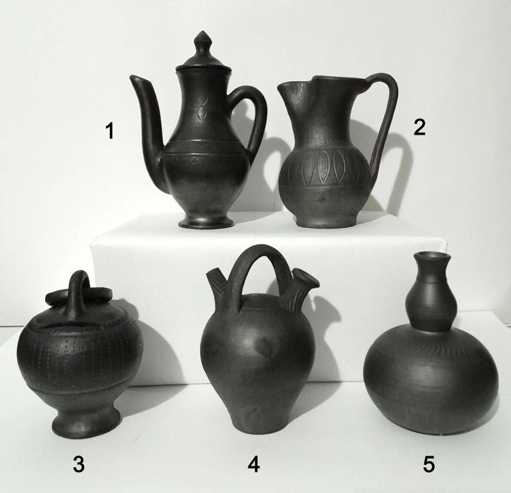 Peças antigas de artesanato em barro preto (Bisalhães, Molelos, etc.)
