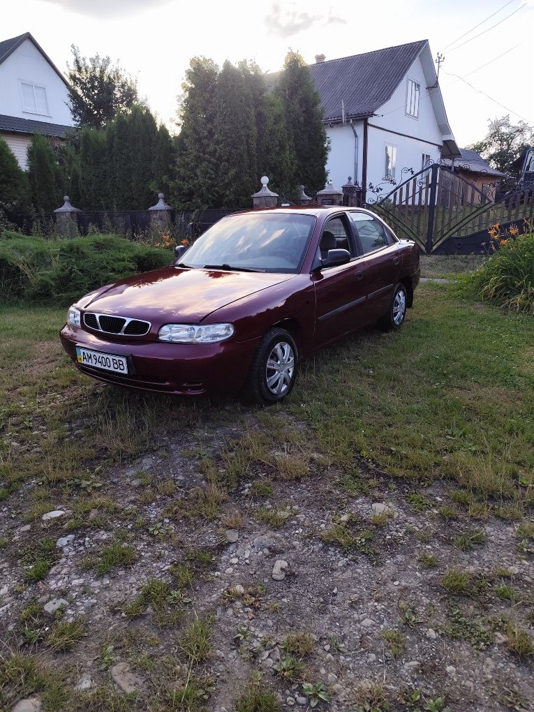 Daewoo Nubira 1998 року