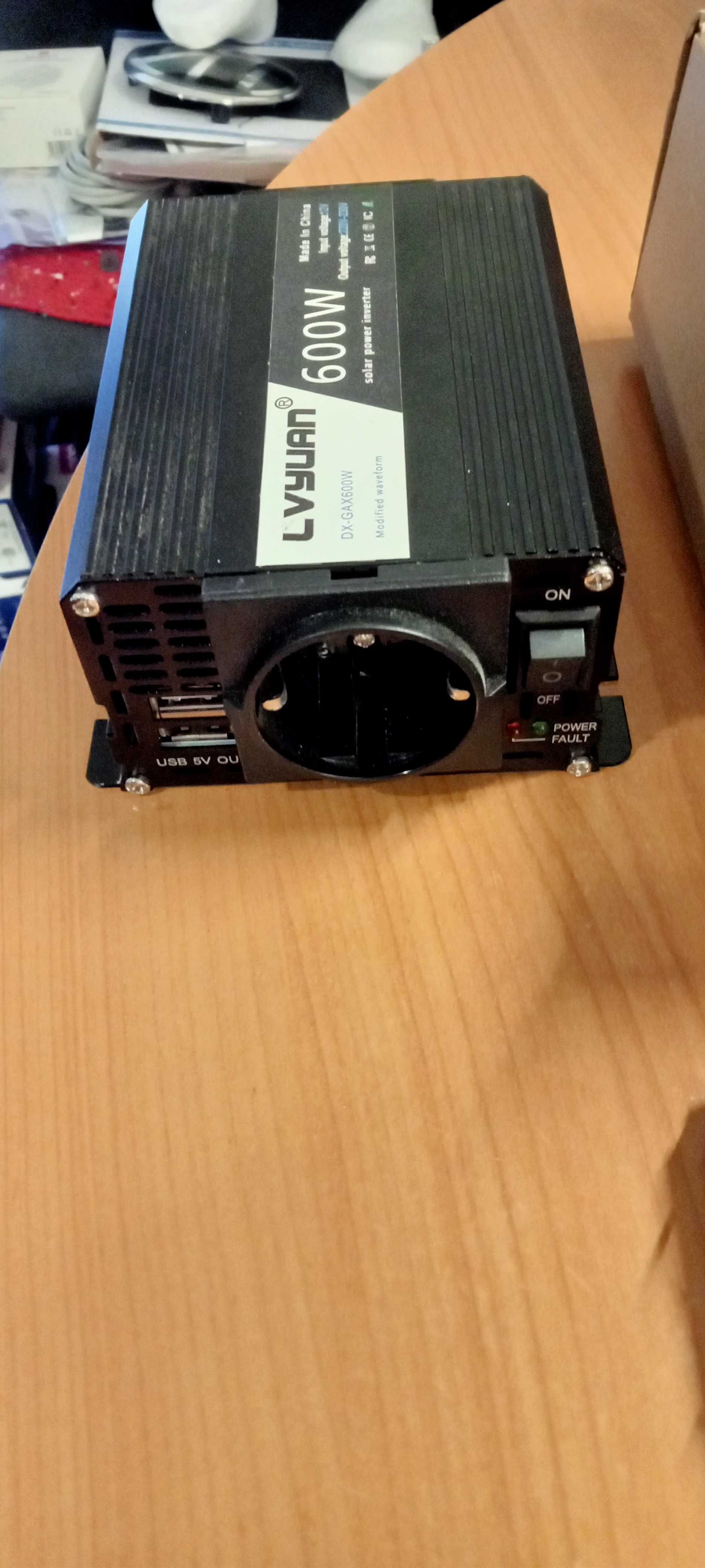 Inversor 12V-220V. 96€. Oportunidade