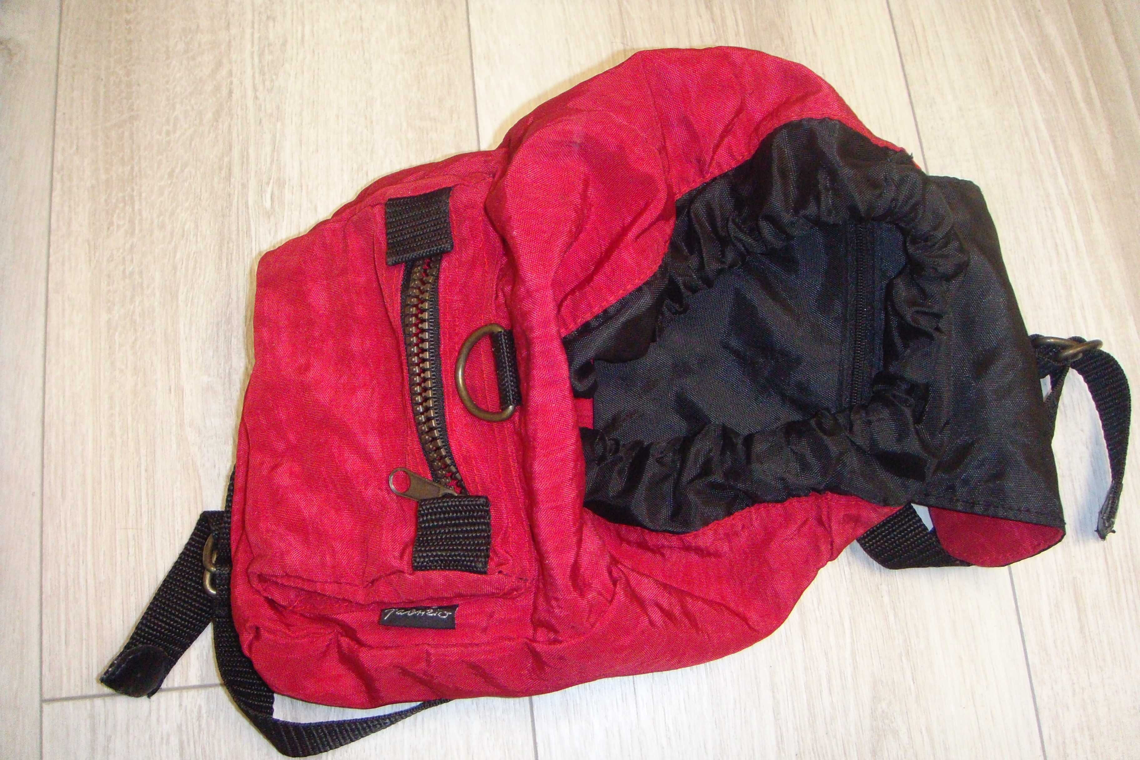 Mały czerwony plecak plecaczek Fabrizio