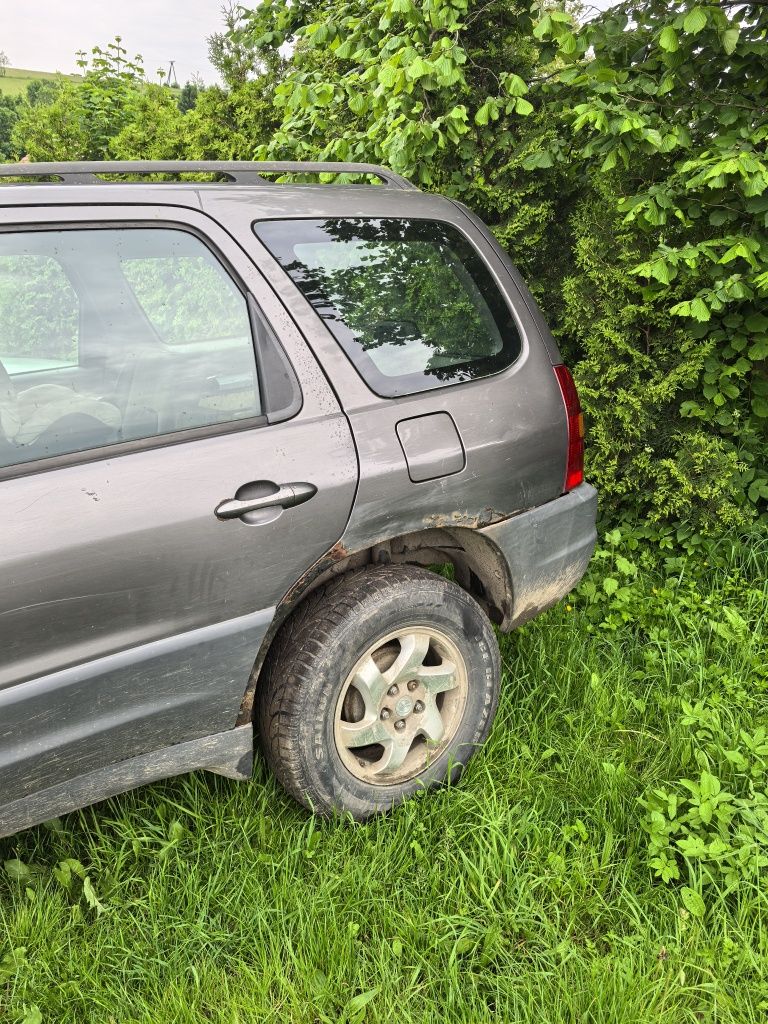 Samochód terenowy Mazda Tribute