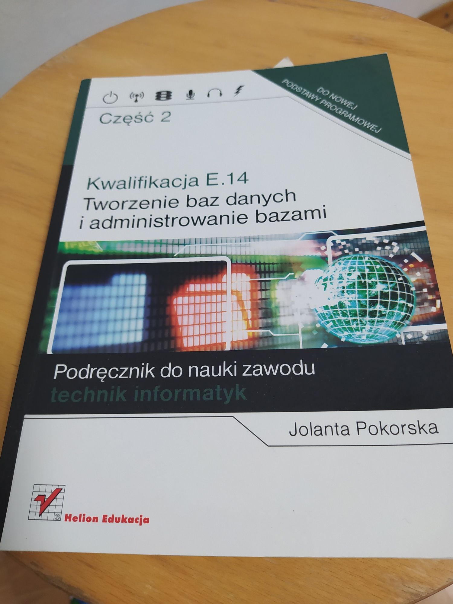 Zestaw ksiazek kwalifikacja E.14 J. Pokorska