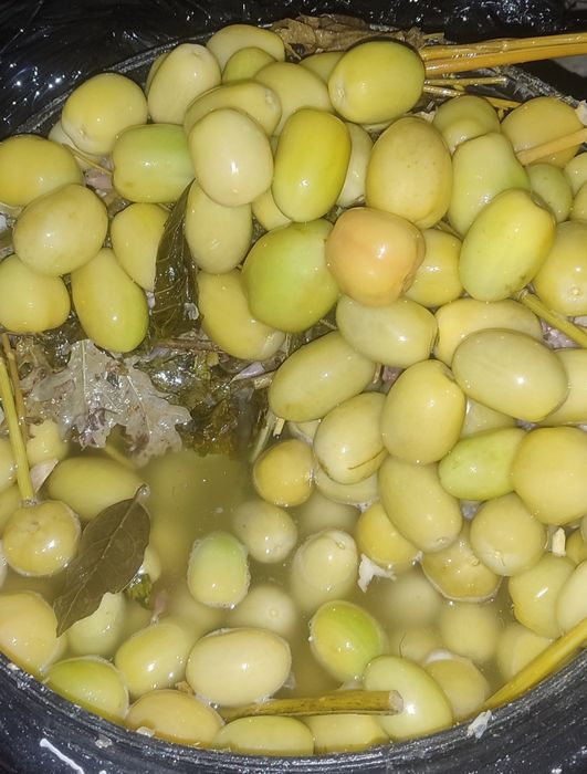 Продам квашені огірки помідори та яблука