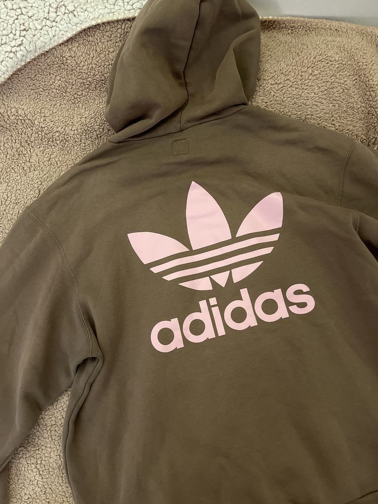 Bluza adidas brazowa z różowym logo