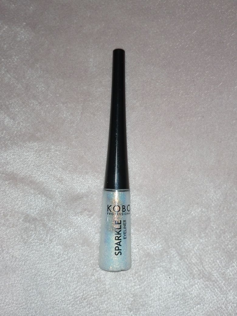 Brokatowy eyeliner Kobo professional