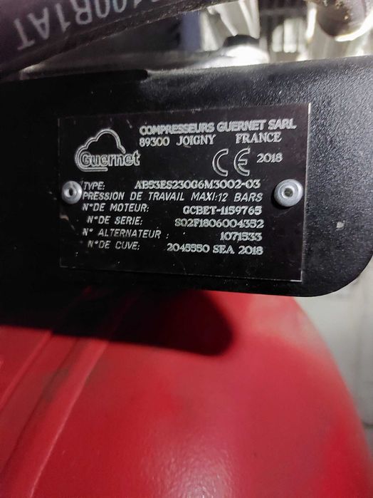 Mobilna sprężarka tłokowo-spalinowa z agregatem prądotwórczym,zabudowa