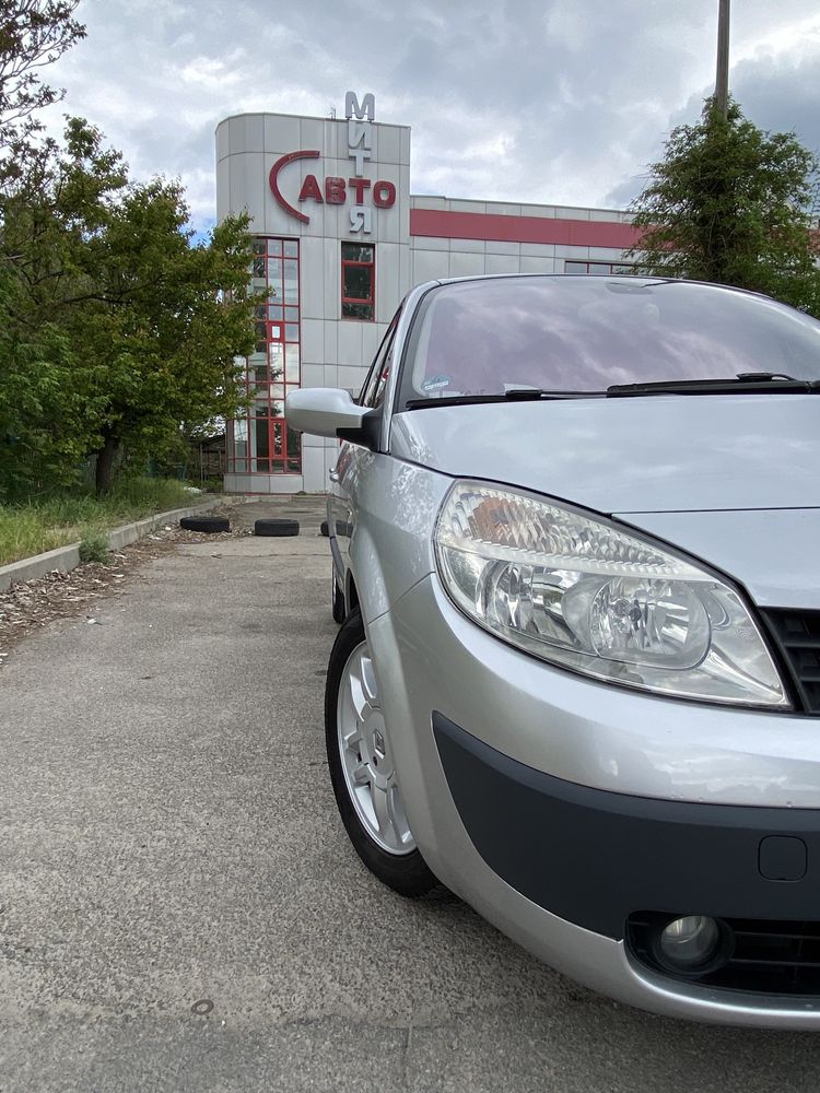 Renault Scenic 2 2.0 Бензин Автомат Обслужен