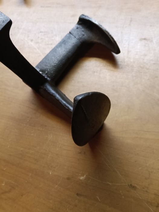 Kowadło szewskie. PRL.