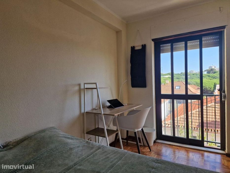 720572 - Quarto com cama de casal em...