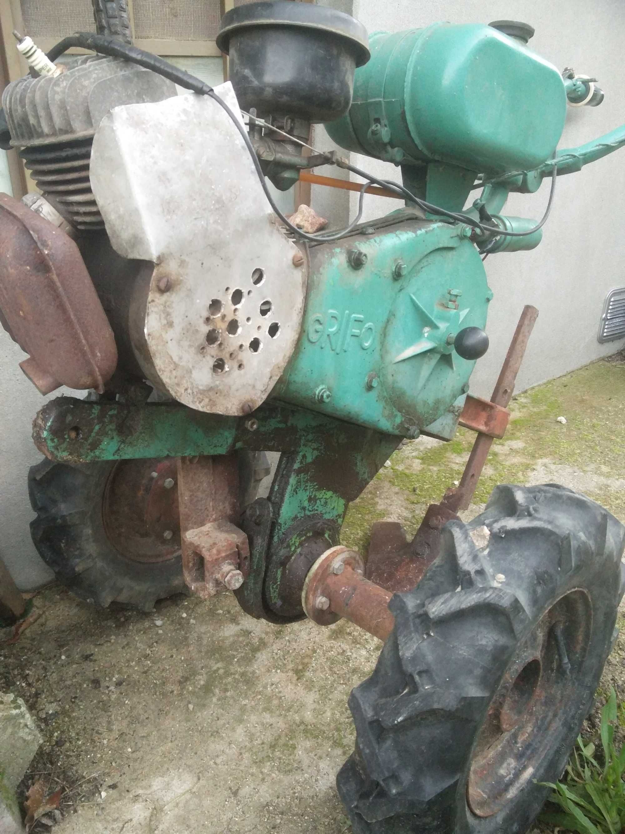 Maquina motocultivador grifo mais 30anos