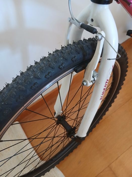 Bicicleta rosa roda 26"