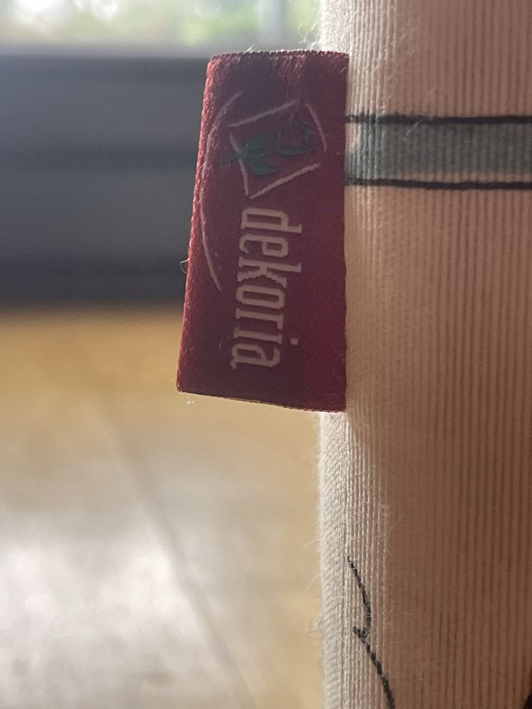 Dekoracyjna skrzynia/siedzisko tapicerowana do pokoju dzieciecego