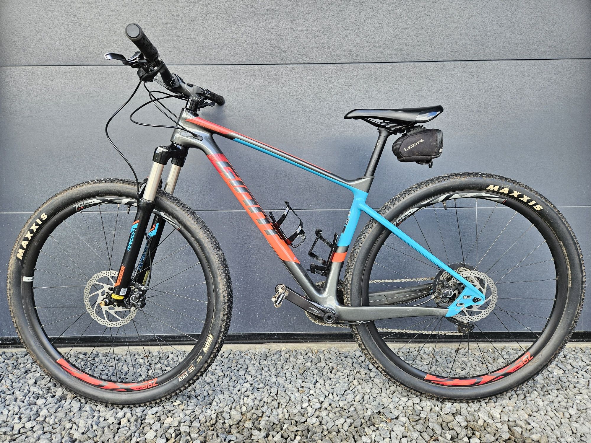 Rower górski.  MTB.  Giant.  Karbon.  rozm 18". 2x10