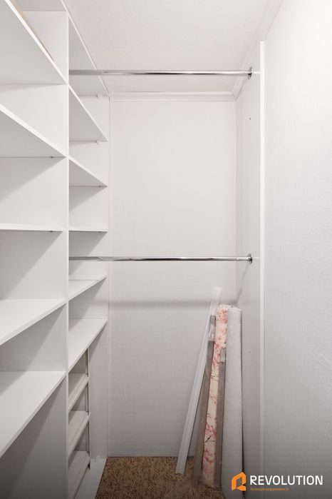 Без%, Липківського 24, 1-кім, 6 поверх, Вакзальна 17 хв.