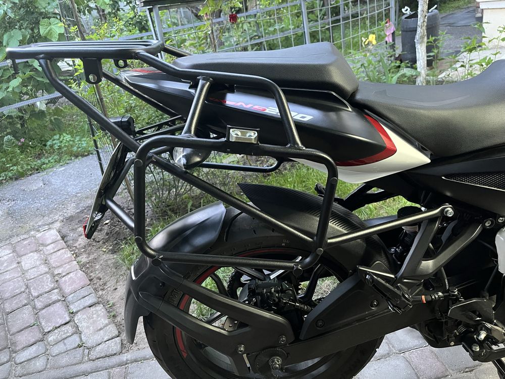 Багажна система з кофрами на Bajaj Pulsar ns200