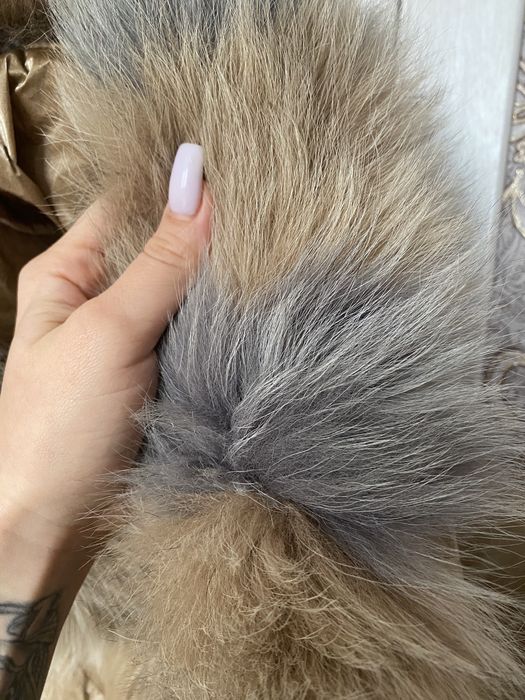 Шикарное зимнее золотое пальто на девочку