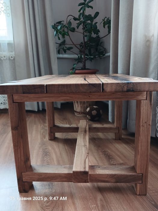 Журнальний, кавовий дубовий стіл, столик.