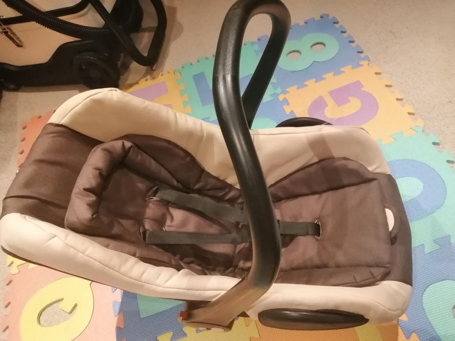 Fotelik nosidełko samochodowe