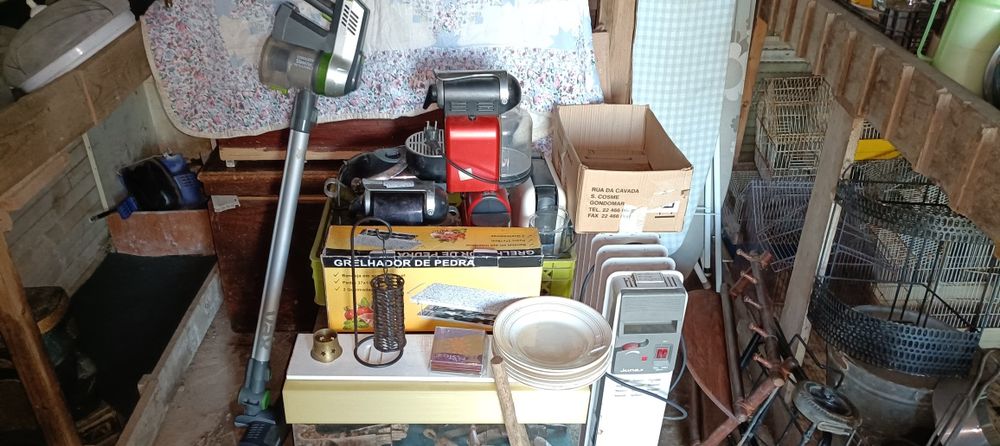 Antiguidades para desocupar ,ler anúncio