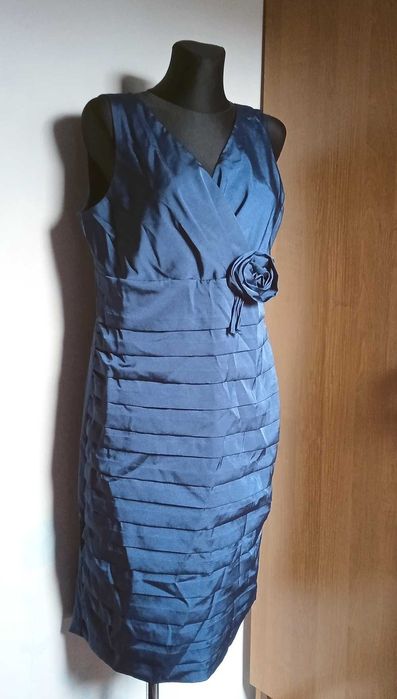 Wizytowa niebieska sukienka r. 46/48