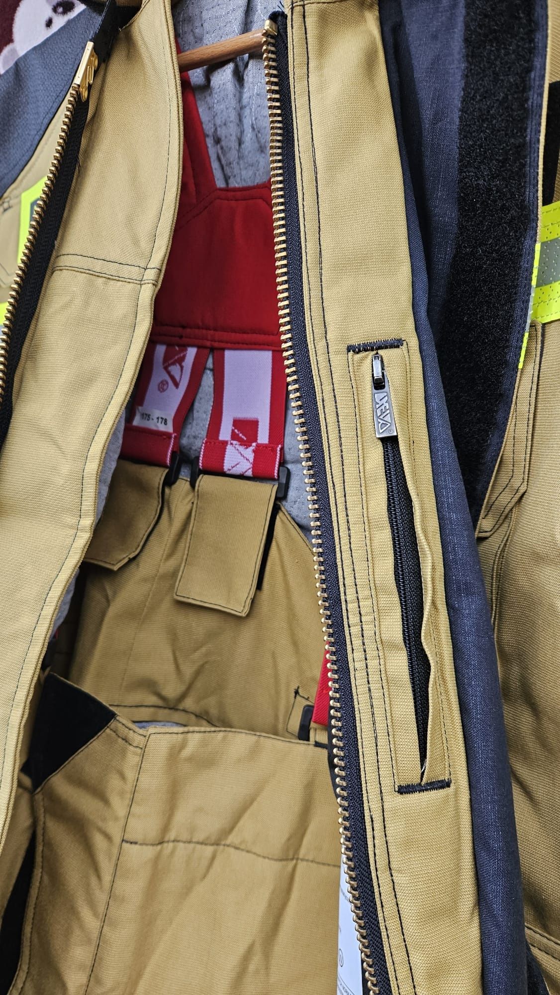 Nomex Deva Red FOX