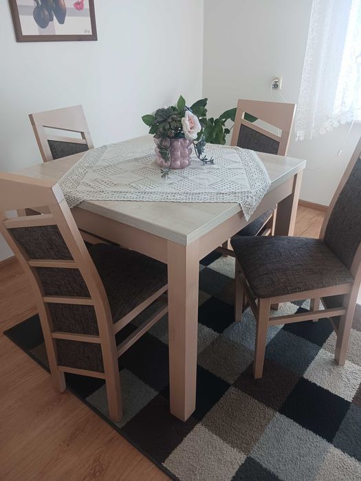 Pozoetale mebleStol + krzesla