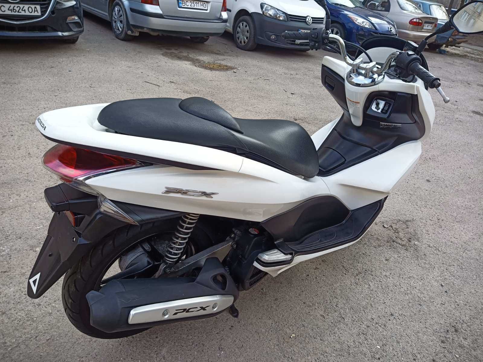 Honda PCX 125 скутер