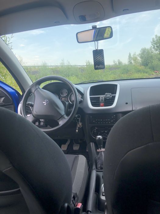 Продам  Пежо 206+